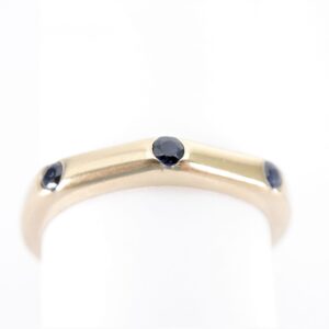 Ring  mit kleinen Saphir in Gelbgold