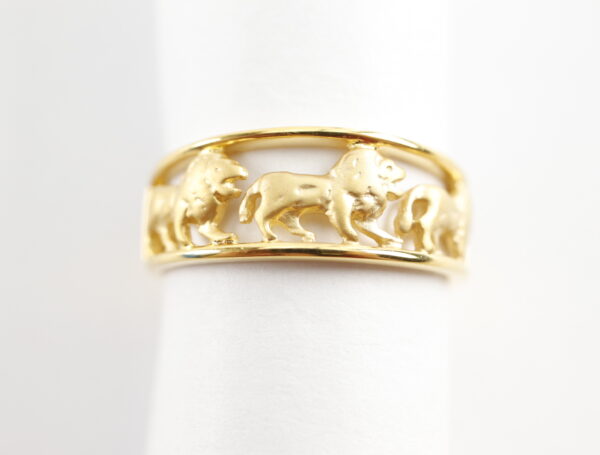 Ring   mit Löwen - in Gelbgold