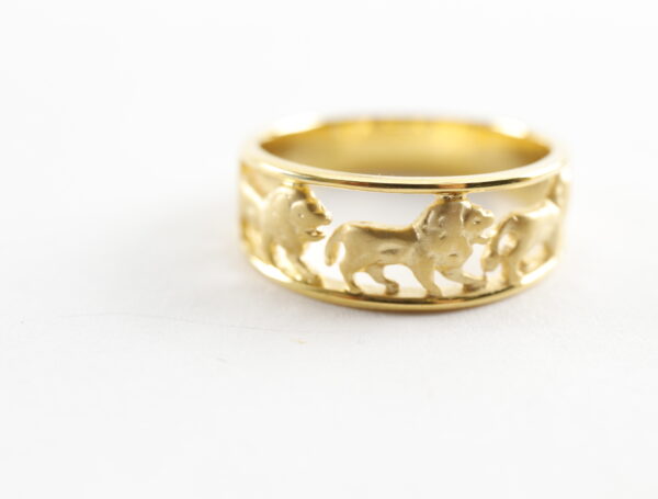 Ring   mit Löwen - in Gelbgold – Bild 5