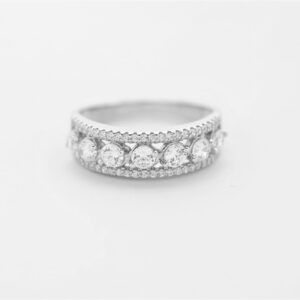 sehr schöner Ring mit Zirkonia in Sterlingsilber