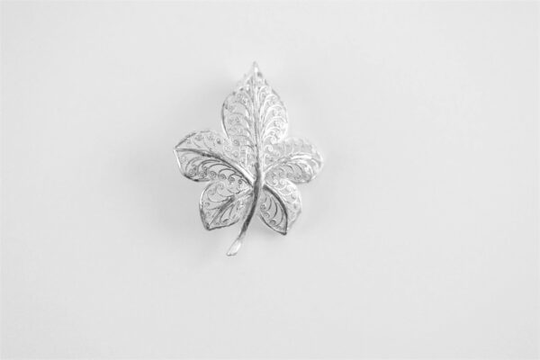 Brosche als Blatt  in Sterlingsilber
