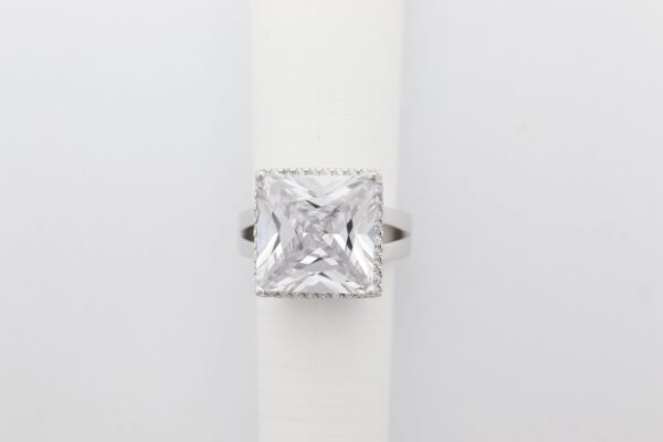 Ring mit Sterlingsilber und geschliffenem Zirkonia – Bild 2