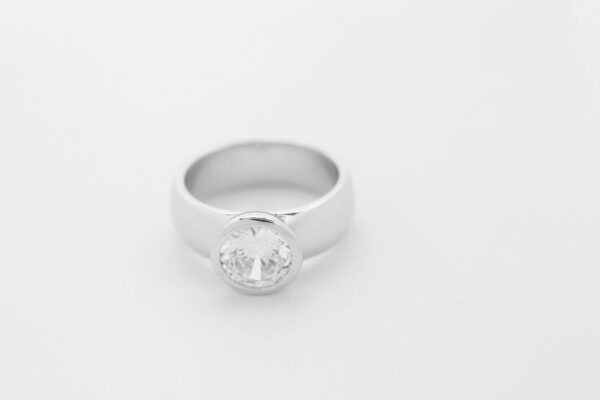Damenring Sterlingsilber rhodiniert mit Zirkonia