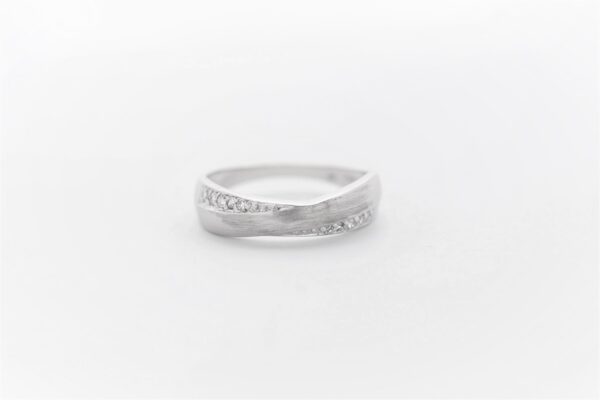 herrllicher Ring in Sterlingsilber rhodiniert mit Zirkonia
