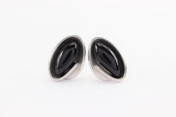 Ohrstecker mit Onyx in Sterlingsilber rhodiniert