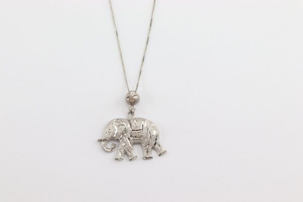 Elefant in Mattsilber mit Kette – Bild 4