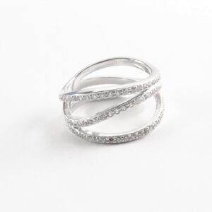 wunderschöner Ring in Sterlingsilber mit Zirkonia