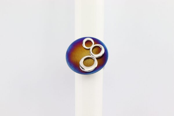 sehr feiner Ring in Sterlingsilber mit Titan