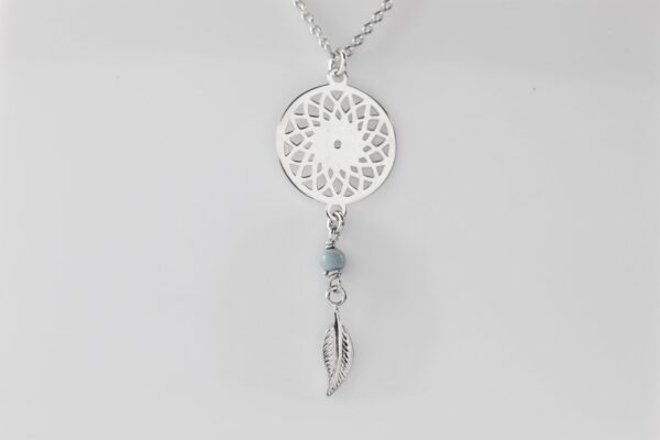 ein sehr feines Collier in Sterlingsilber rhodiniert