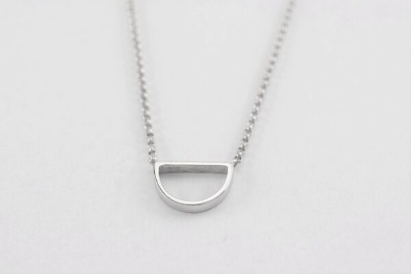 feines Collier in Sterlingsilber rhodiniert