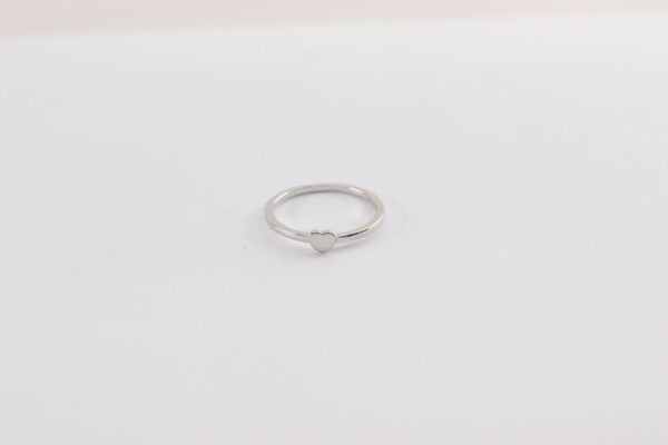sehr feiner Ring in Sterlingsilber rhodiniert