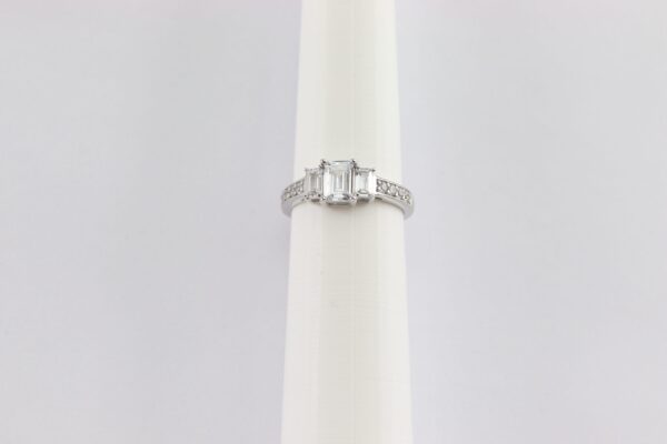 Ring in Sterlingsilber mit Zirkonia – Bild 2