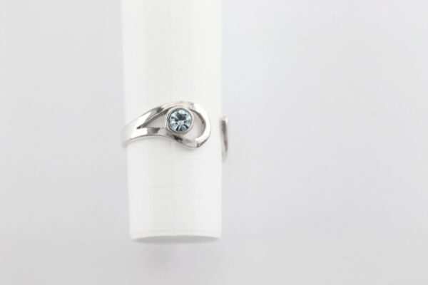 sehr feiner Zeh - Ring in Sterlingsilber mit Aquamarin