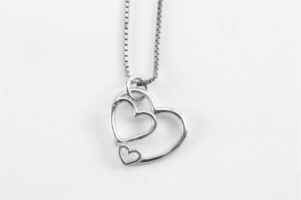feiner Anhänger mit Kette in Sterlingsilber