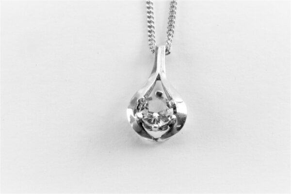 feines Collier in Sterlingsilber mit Zirkonia – Bild 2