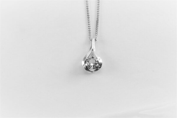 feines Collier in Sterlingsilber mit Zirkonia – Bild 4