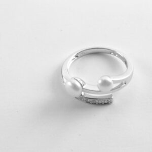 sehr feiner Ring in Sterlingsilber rhodiniert