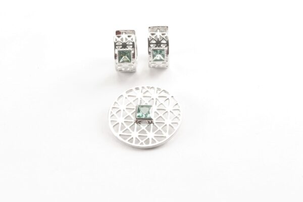 Anhänger und passende Creolen in Silber