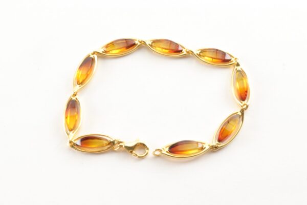 ein Armband in Silber vergoldet