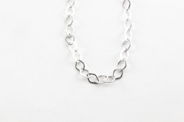 feines Collier in Sterlingsilber rhodiniert