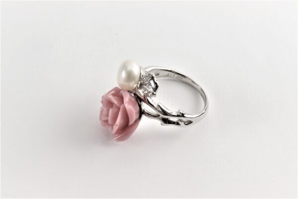 schöner Ring mit einer Rose und SW - Perle – Bild 3