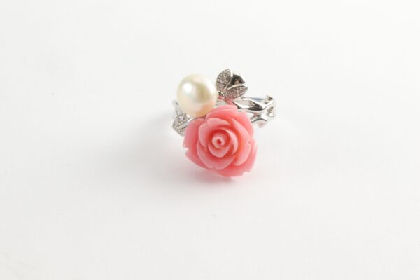 schöner Ring mit einer Rose und SW - Perle – Bild 5