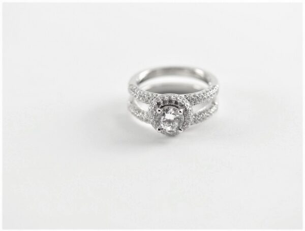 wunderschöner Ring in Sterlingsilber rhodiniert