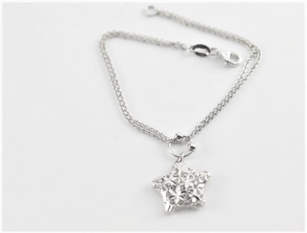 kleiner Stern am Armband in Sterlingsilber