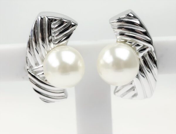 Ohrstecker in Sterlingsilber rhodiniert mit Perle