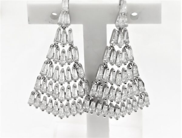 wunderschöne Ohrstecker in Sterlingsilber rhodiniert
