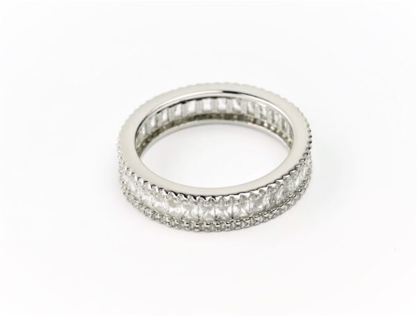 Ring in Sterlingsilber rhodiniert mit klaren Zirkonia – Bild 3