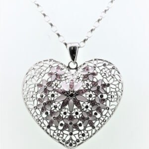 Ein Herz der Liebe in Sterlingsilber rhodiniert