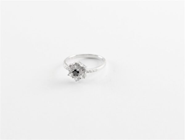 Ring  mit Zirkonia  in Sterlingsilber rhodiniert