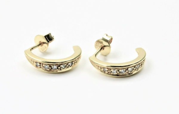 Elegante Ohrstecker mit Diamanten