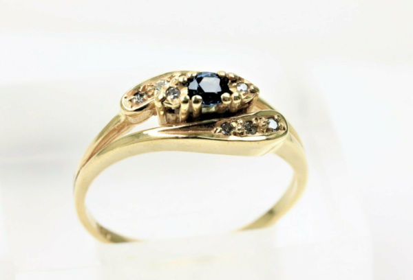 Sehr feiner Ring in 585 Gold gearbeitet.