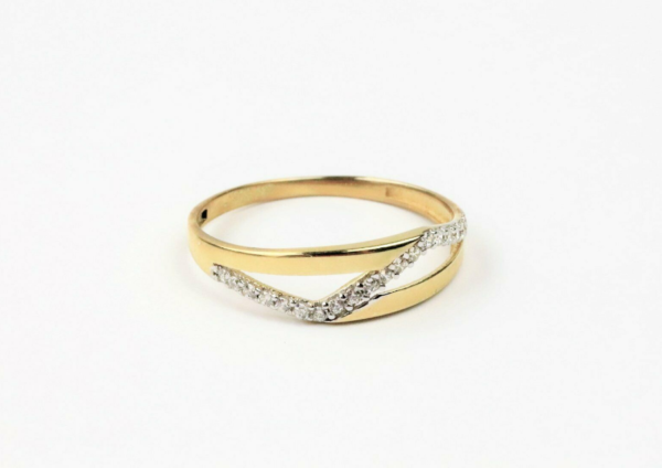 Sehr feiner Ring - mit eingefasstem Zirkonia