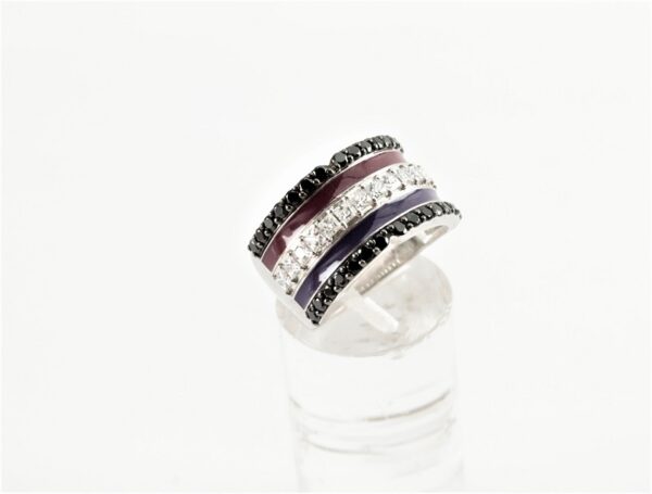 ein breiter, schöner Ring in Sterlingsilber rhodiniert