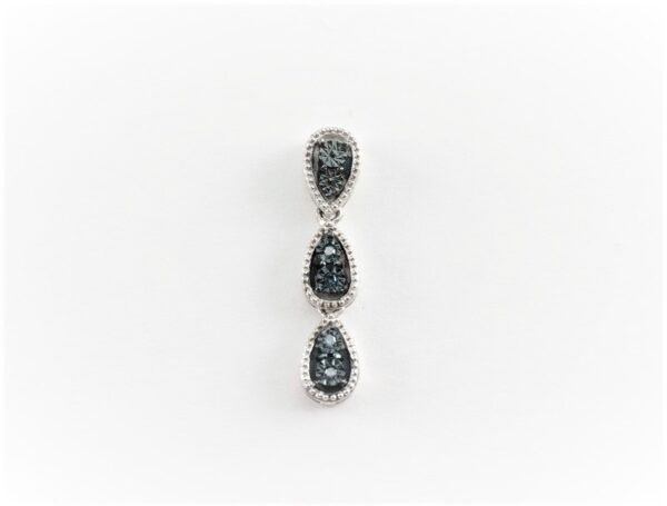feiner Anhänger mit 4 blauen Diamanten – Bild 4