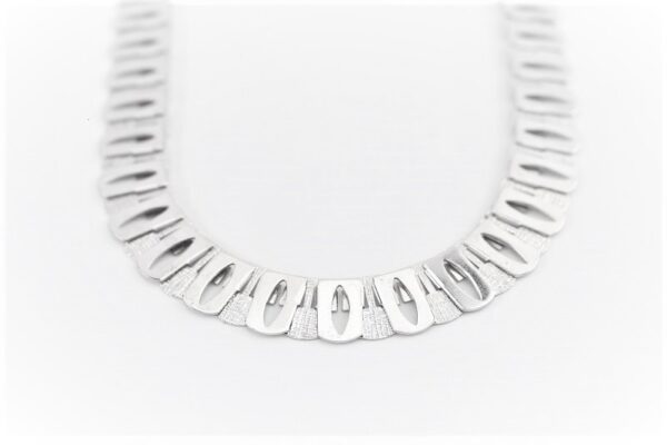 elegantes Collier in Sterlingsilber