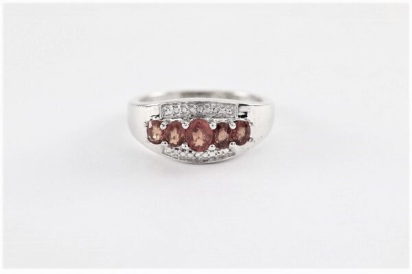 feiner Ring in Sterlingsilber rhodiniert