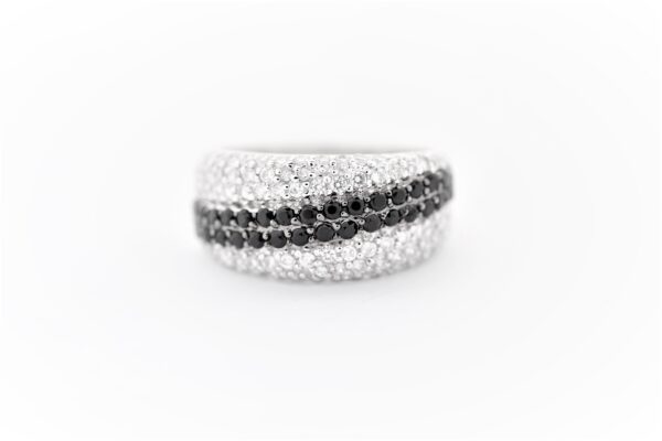 sehr schöner Ring in Sterlingsilber rhodiniert