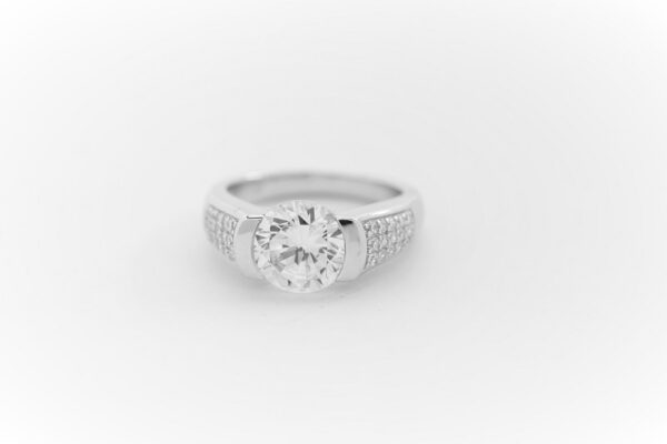 wunderschöner Ring in Sterlingsilber rhodiniert