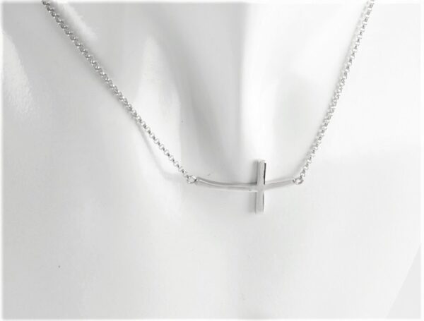 sehr schönes Collier mit einem Kreuz in Sterlingsilber – Bild 4