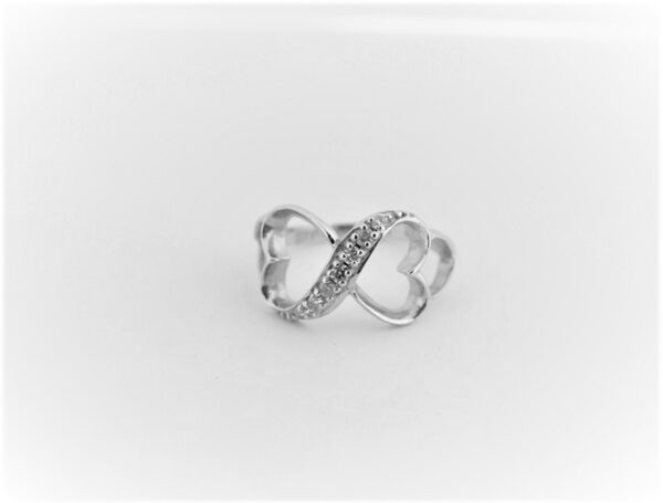ein sehr schöner Ring in Sterlingsilber