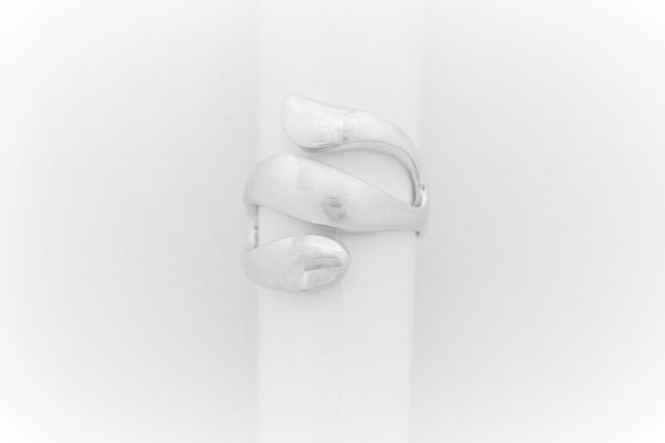 sehr schöner Damenring in Sterlingsilber