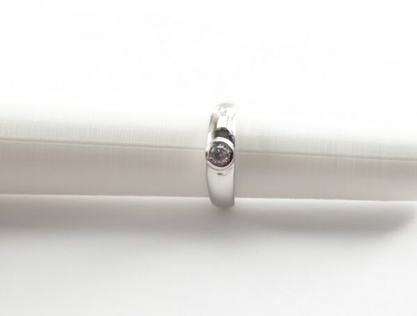 feiner Ring in Sterllingsilber rhodiniert mit Zirkonia – Bild 4