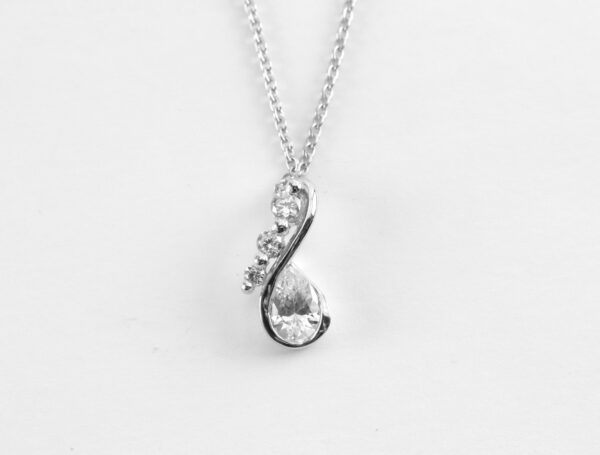 kleines, aber sehr feines Collier in Sterlingsilber – Bild 3
