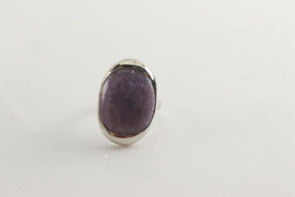 feiner Ring in Sterlingsilber rhodiniert mit Sugelith