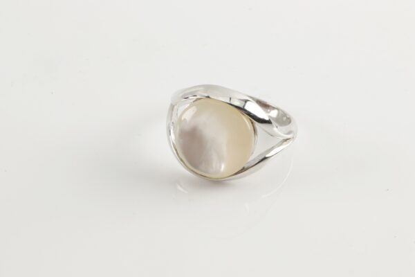 feiner Ring in Sterlingsilber mit Perlmutt