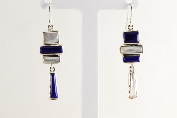 feine Ohrhänger mit Perlmutt und Lapislazuli in Sterlingsilber
